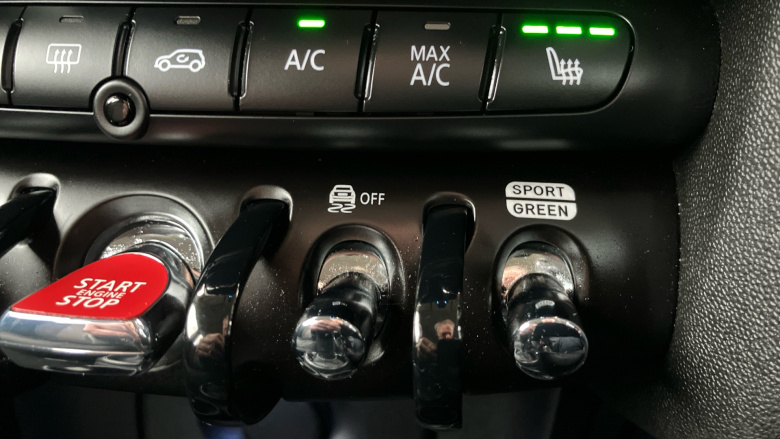 MINI Hatchback 1.5 Cooper Exclusive Premium 5dr Auto Petrol Hatchback